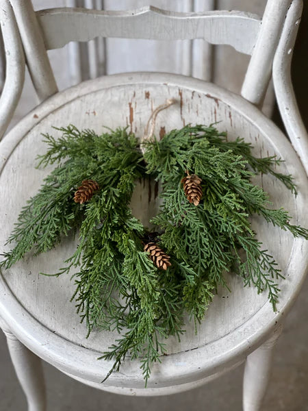 14" Cedar Hanging Wreath